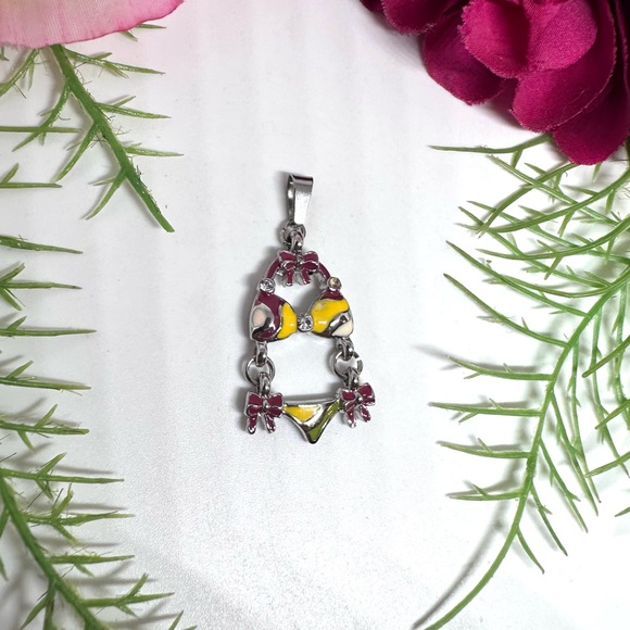 Jewelry - NEW⚜️Enamel Bikini Charm Pendant